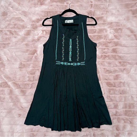 Vintage Soul Sleeveless Tunic in Black Cotton with Blue Embroidery Size L - Picture 1 of 2
